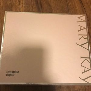 Mary Kay TimeWise Repair Volu-Firm Set